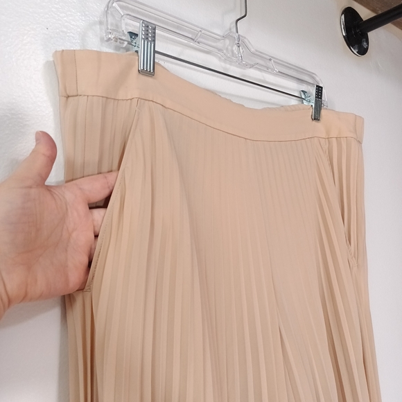 A.L.C.Donovan Pleated Wide-Leg Pants Size 4 in Cream Tan - Picture 3 of 8